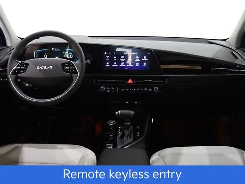 New 2025 Kia Niro EX FWD image 8