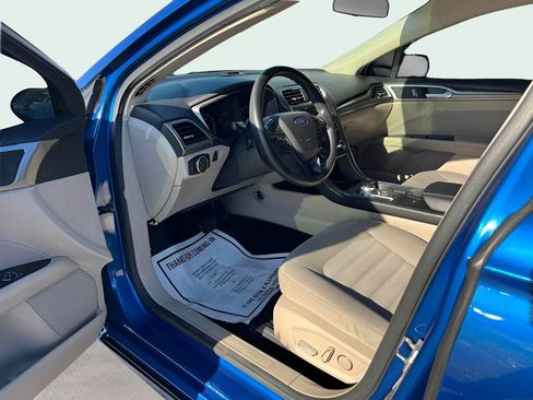 Used 2017 Ford Fusion SE image 5