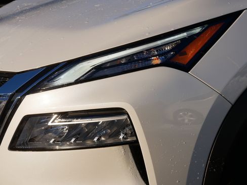 Certified 2023 Nissan Rogue SL w/ SL Premium Package image 16