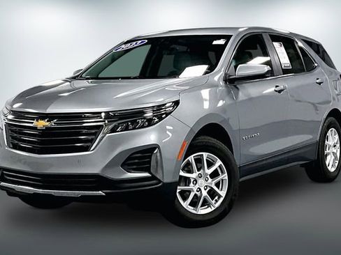 Used 2023 Chevrolet Equinox LT w/ Driver Convenience Package AWD/4WD image 3
