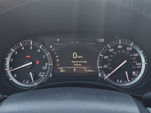 Used 2022 Toyota Highlander XLE image 14