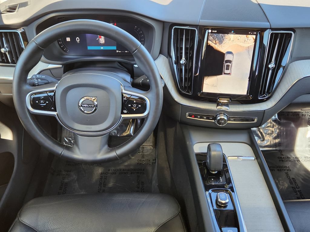 Used 2025 Volvo XC60 B5 Plus AWD/4WD image 3