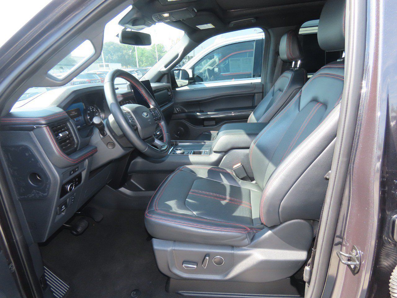 Used 2023 Ford Expedition Limited RWD image 24