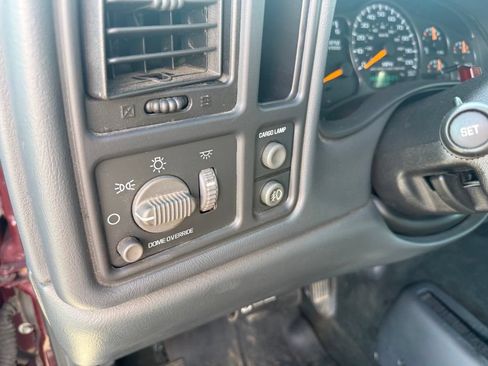 Used 2000 Chevrolet Silverado 2500 LS AWD/4WD image 13