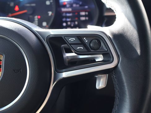 Used 2021 Porsche Macan AWD/4WD image 18