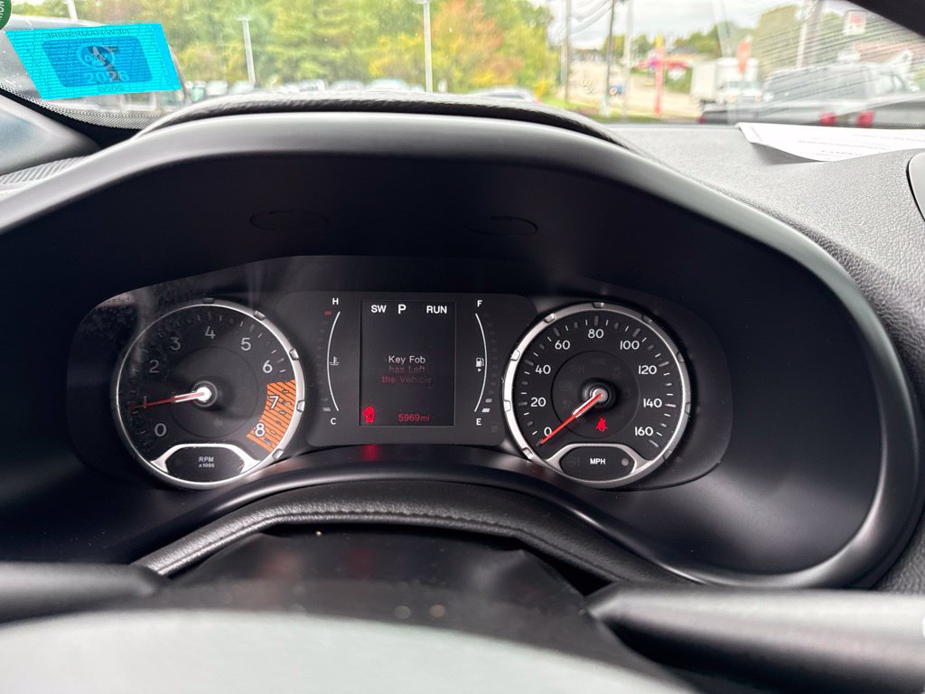 Certified 2023 Jeep Renegade Latitude AWD/4WD image 11