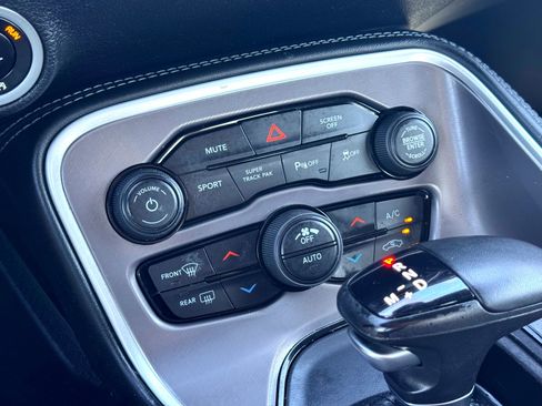 Used 2022 Dodge Challenger R/T w/ Blacktop Package image 27