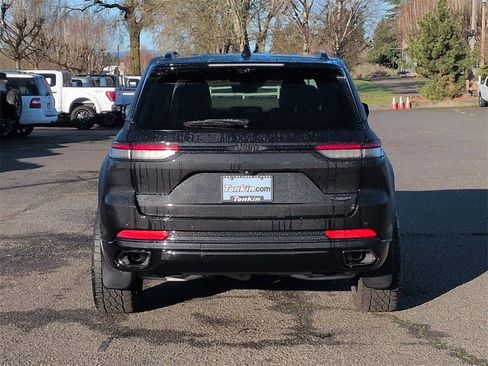 Used 2024 Jeep Grand Cherokee Summit image 4