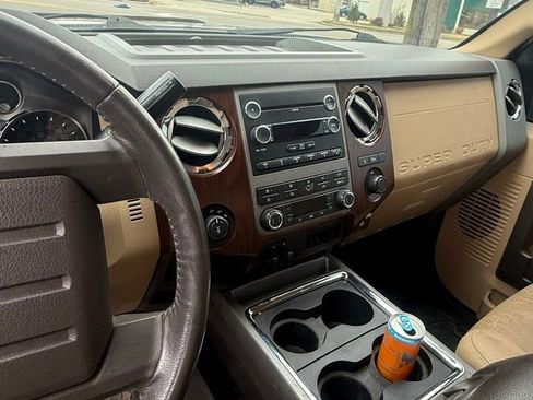 Used 2011 Ford F250 Lariat w/ Lariat Interior Pkg image 7