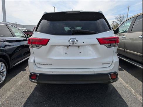 Used 2017 Toyota Highlander Limited image 5
