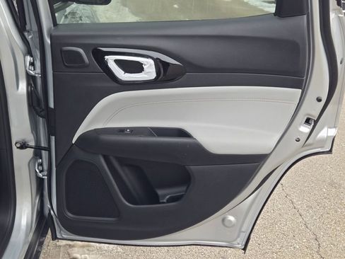 New 2026 Jeep Compass Limited w/ Sun, Sound & Navigation Group image 8