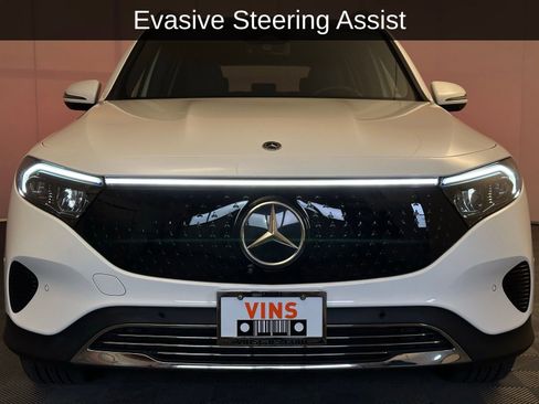 Used 2024 Mercedes-Benz EQB 300 4MATIC image 19