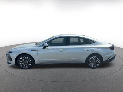 Used 2025 Hyundai Sonata SEL FWD image 10