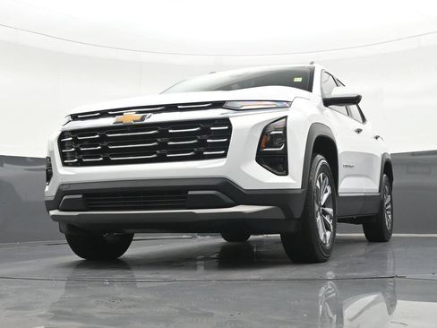 Used 2025 Chevrolet Equinox LT w/ Safety and Technology Package FWD image 34