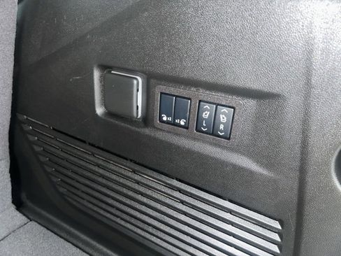 Used 2024 GMC Yukon Denali Ultimate image 51