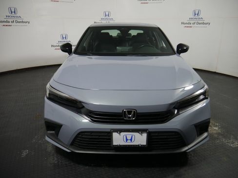 Used 2023 Honda Civic Sport image 2