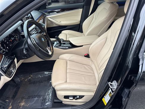 Used 2017 BMW 540i image 9