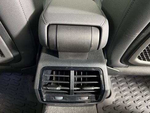 Used 2025 Audi Q3 2.0T Premium Plus w/ Premium Plus Package image 16