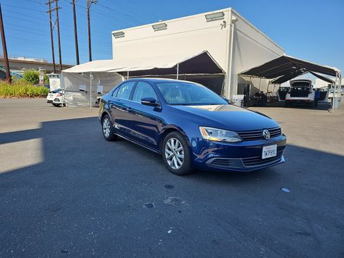 Used 2014 Volkswagen Jetta SE FWD image 3