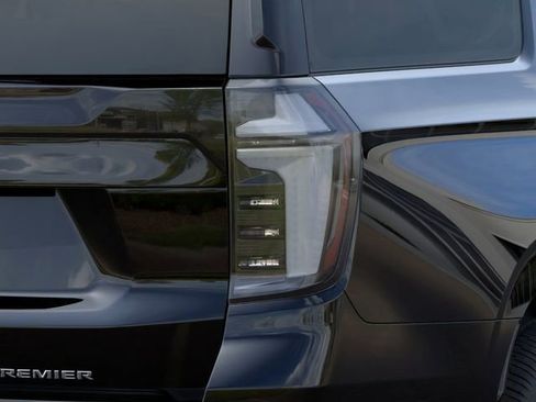 New 2026 Chevrolet Suburban Premier image 12