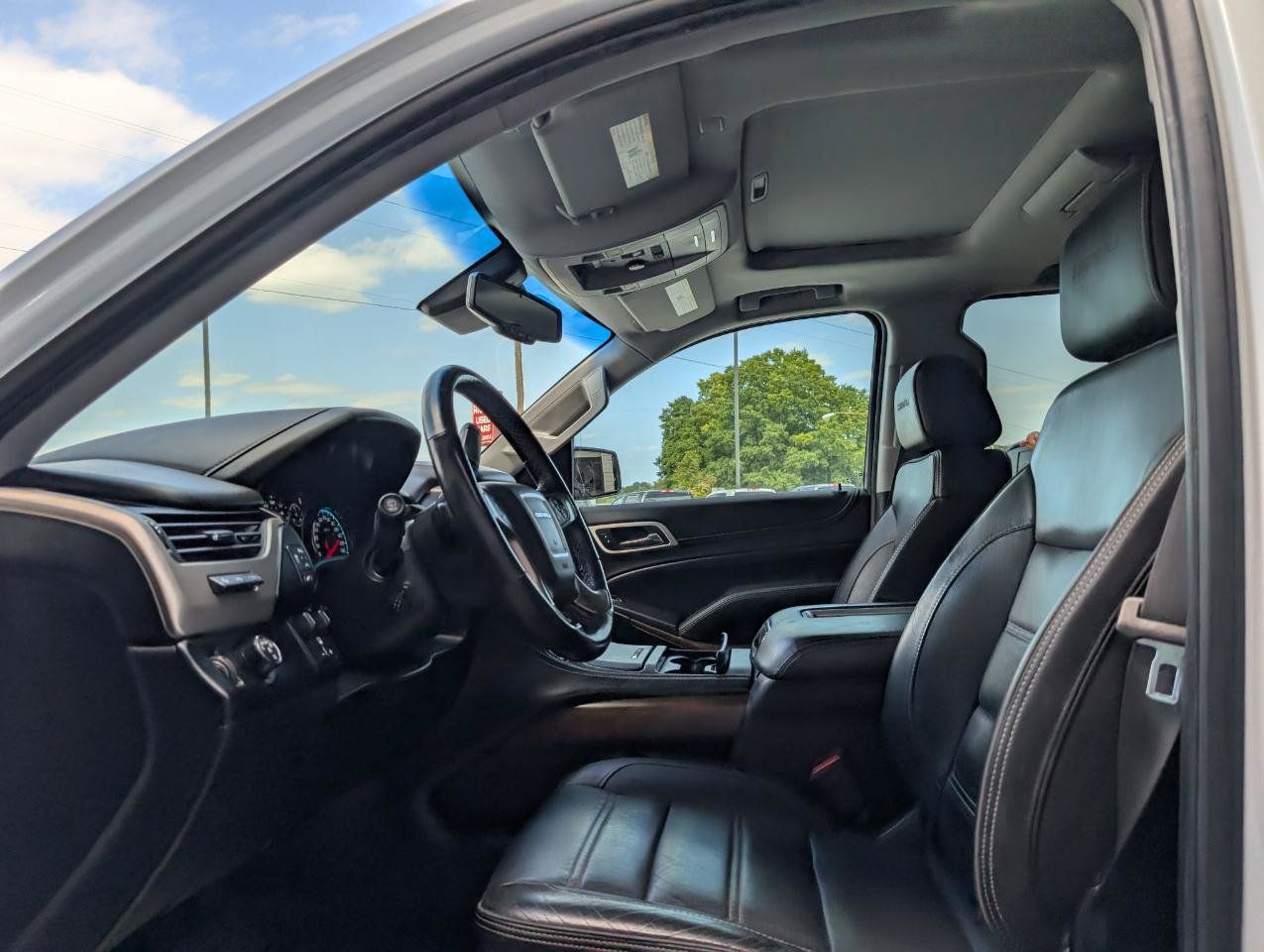 Used 2019 GMC Yukon XL Denali w/ Open Road Package RWD image 18