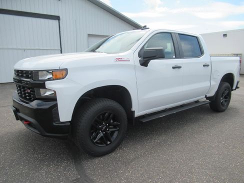 Used 2021 Chevrolet Silverado 1500 Custom Trail Boss AWD/4WD image 1