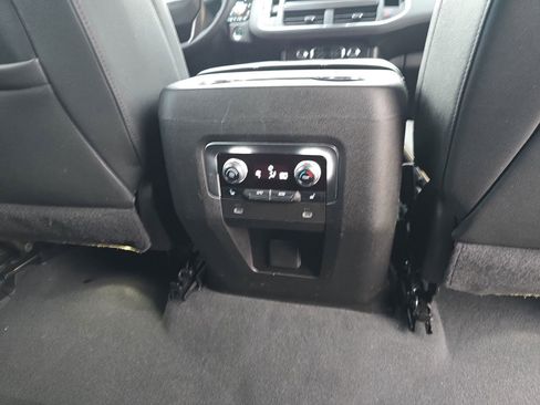 Used 2024 GMC Yukon XL AT4 w/ Technology Package image 13