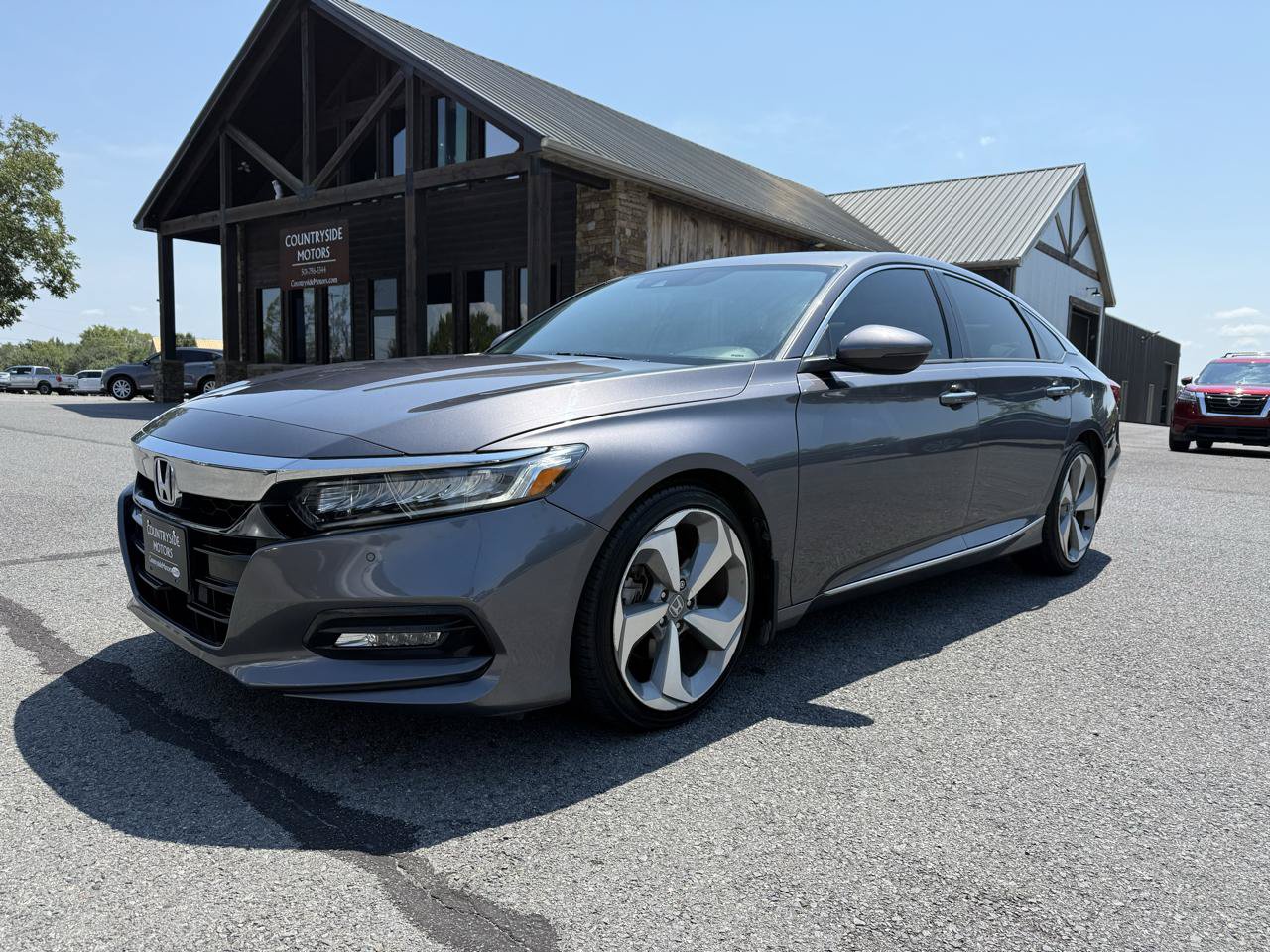 Used 2018 Honda Accord Touring image 2