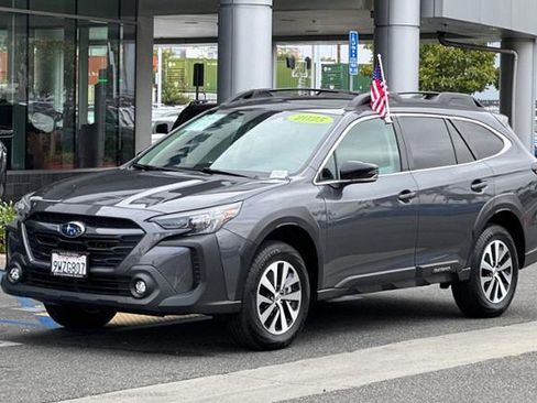 Certified 2025 Subaru Outback Premium AWD/4WD image 10