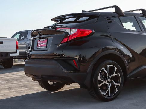 Used 2020 Toyota C-HR XLE FWD image 9