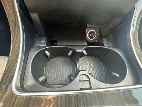 Used 2015 Mercedes-Benz C 300 4MATIC Sedan image 20