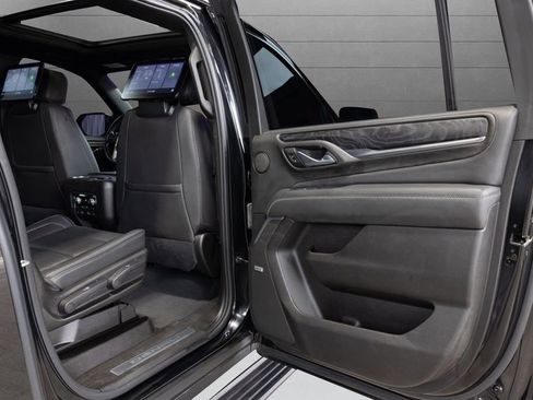 Used 2021 GMC Yukon XL Denali w/ Denali Premium Package AWD/4WD image 72