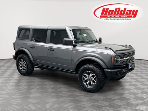 Used 2023 Ford Bronco Badlands image 1