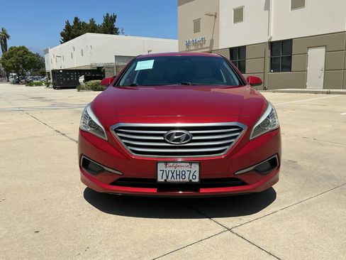 Used 2017 Hyundai Sonata SE FWD image 2