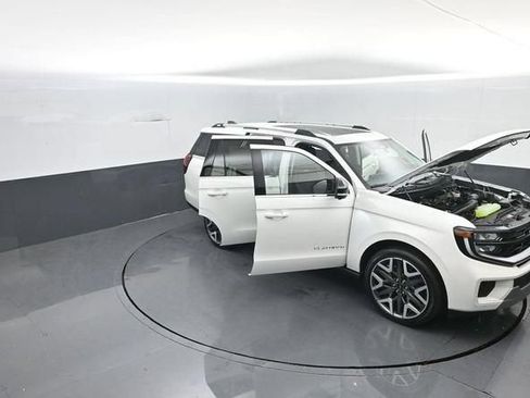 New 2026 Ford Expedition Platinum w/ Platinum Ultimate Package AWD/4WD image 41
