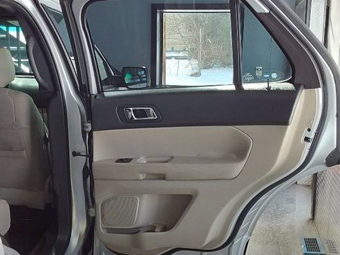 Used 2013 Ford Explorer FWD image 16