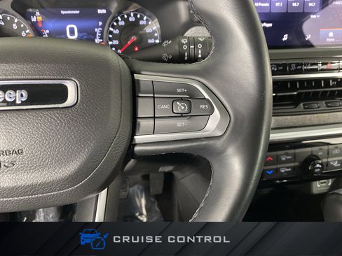 Used 2022 Jeep Compass Latitude image 24