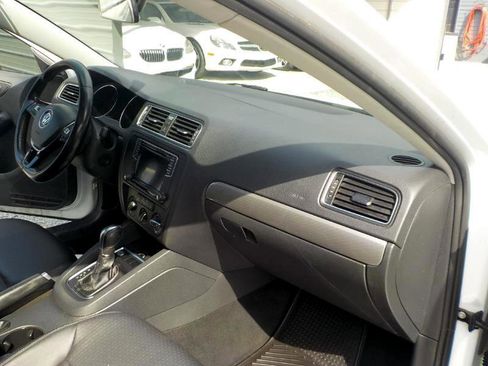Used 2018 Volkswagen Jetta SE image 31
