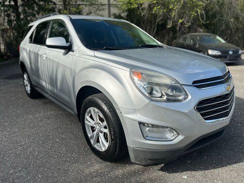 Used 2017 Chevrolet Equinox LT w/ Convenience Package image 2