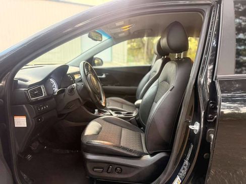 Used 2019 Kia Niro S Touring image 10