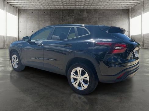 Used 2026 Chevrolet Trax LS FWD image 7