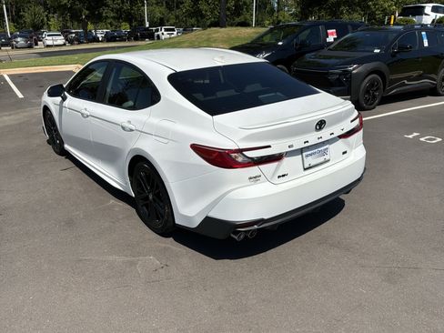 Used 2026 Toyota Camry SE FWD image 8