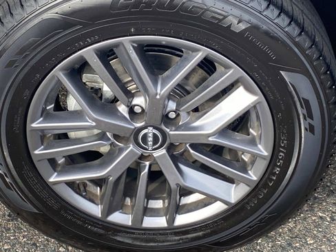 Used 2024 Nissan Rogue S image 25