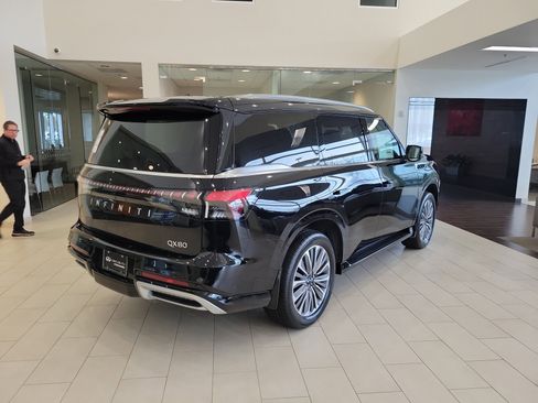 New 2026 INFINITI QX80 Luxe image 4