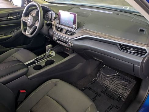 Used 2025 Nissan Altima 2.5 SV FWD image 26
