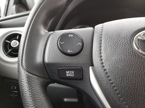 Used 2018 Toyota Corolla LE image 20