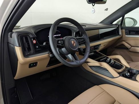 New 2026 Porsche Cayenne Coupe image 4