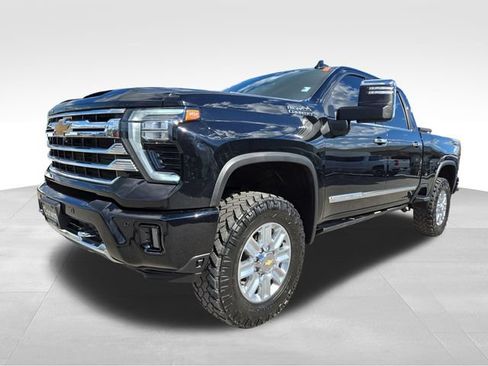 Used 2024 Chevrolet Silverado 2500 High Country w/ Technology Package AWD/4WD image 5