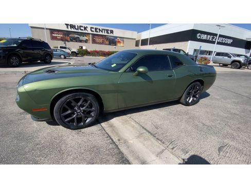 Used 2021 Dodge Challenger SXT w/ Blacktop Package RWD image 4