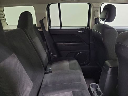 Used 2015 Jeep Patriot Sport w/ Power Value Group FWD image 19